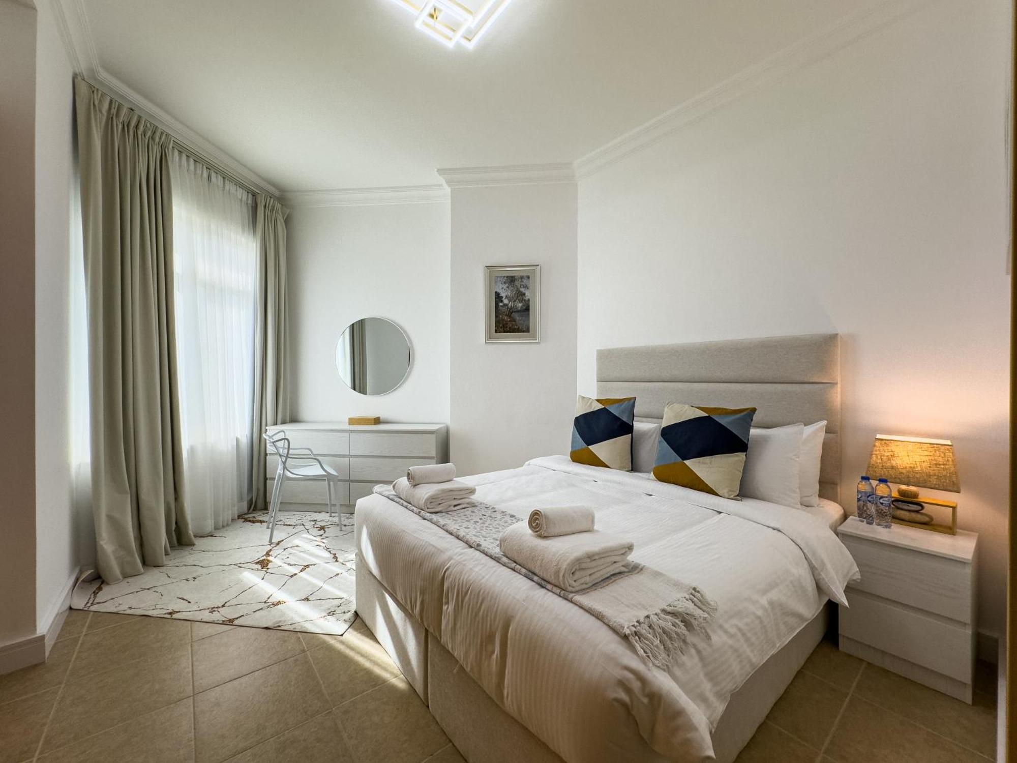 Beachfront 2br - Private In Palm Jumeirah