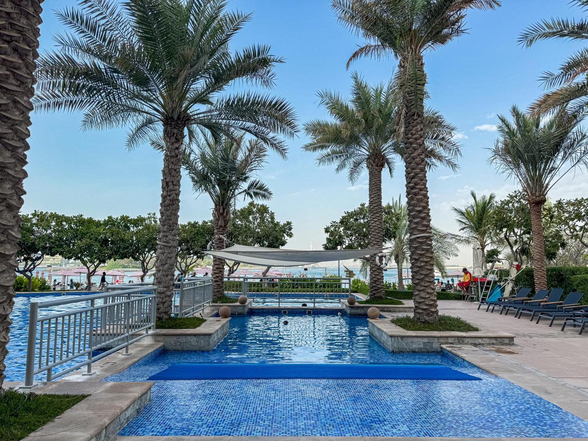 Beachfront 2br - Private In Palm Jumeirah