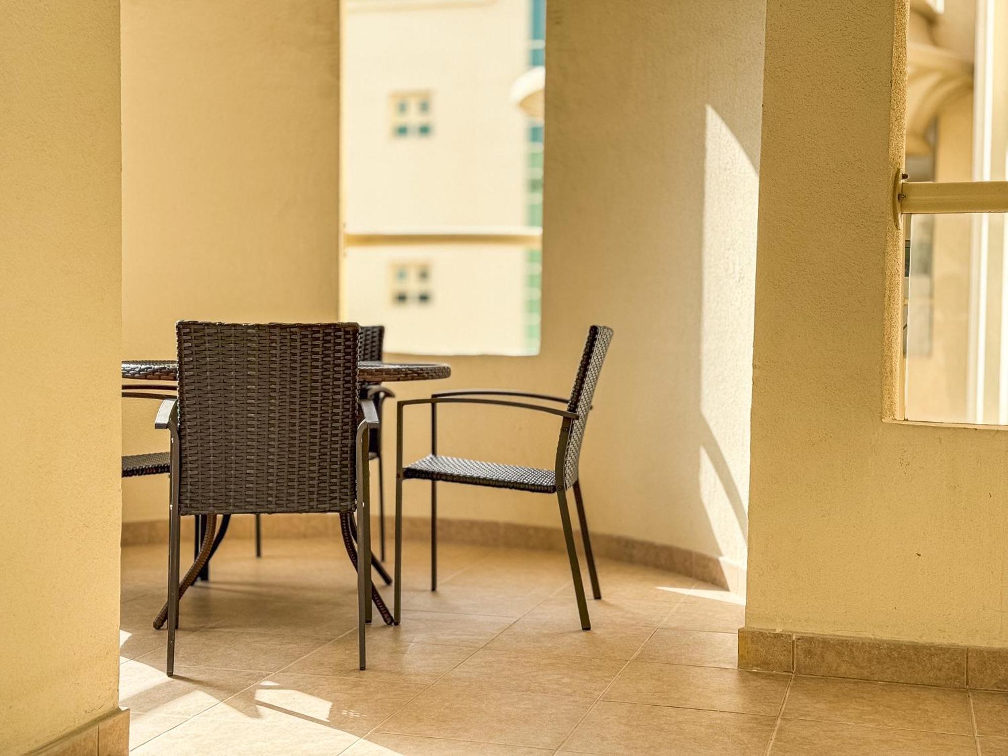 Beachfront 2br - Private In Palm Jumeirah