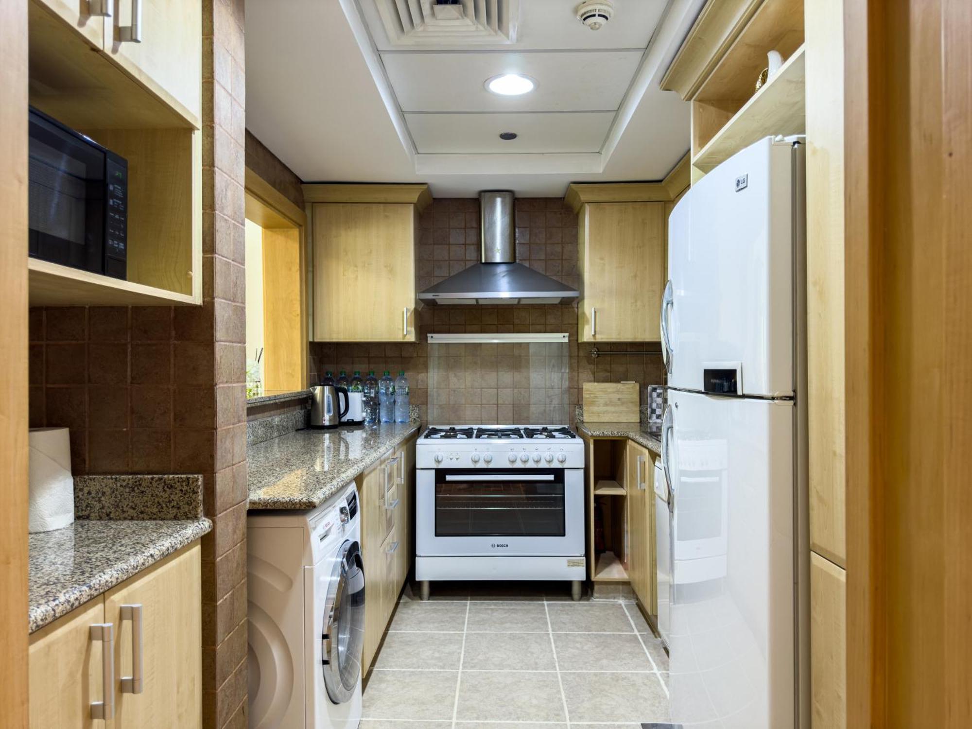 Beachfront 2br - Private In Palm Jumeirah Dubai