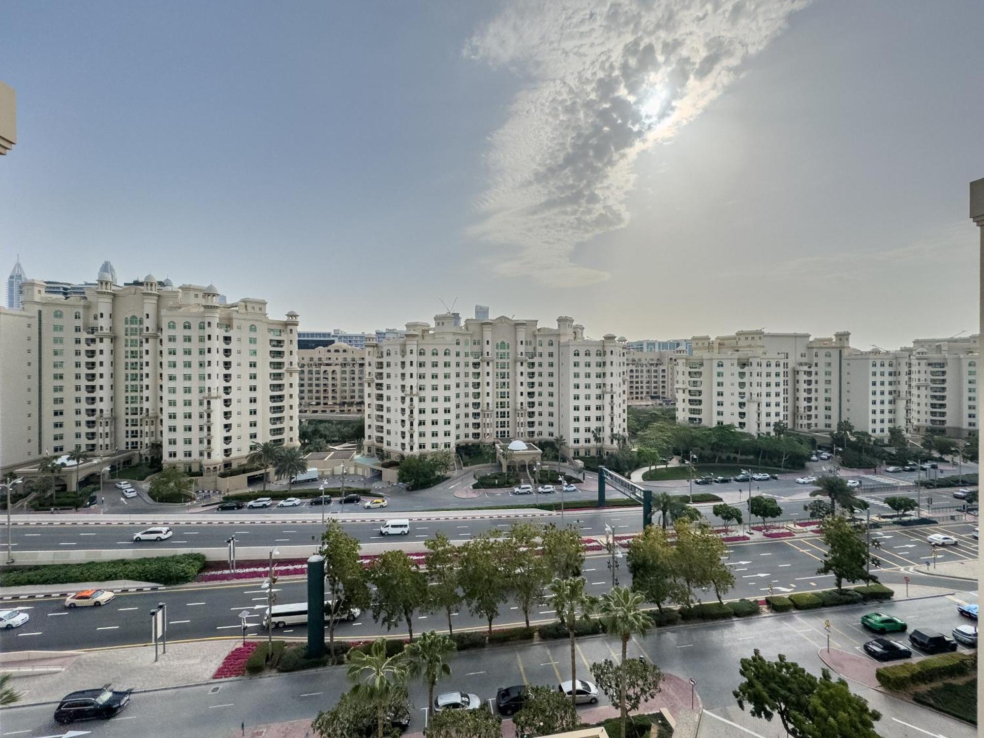 Beachfront 2br - Private In Palm Jumeirah *