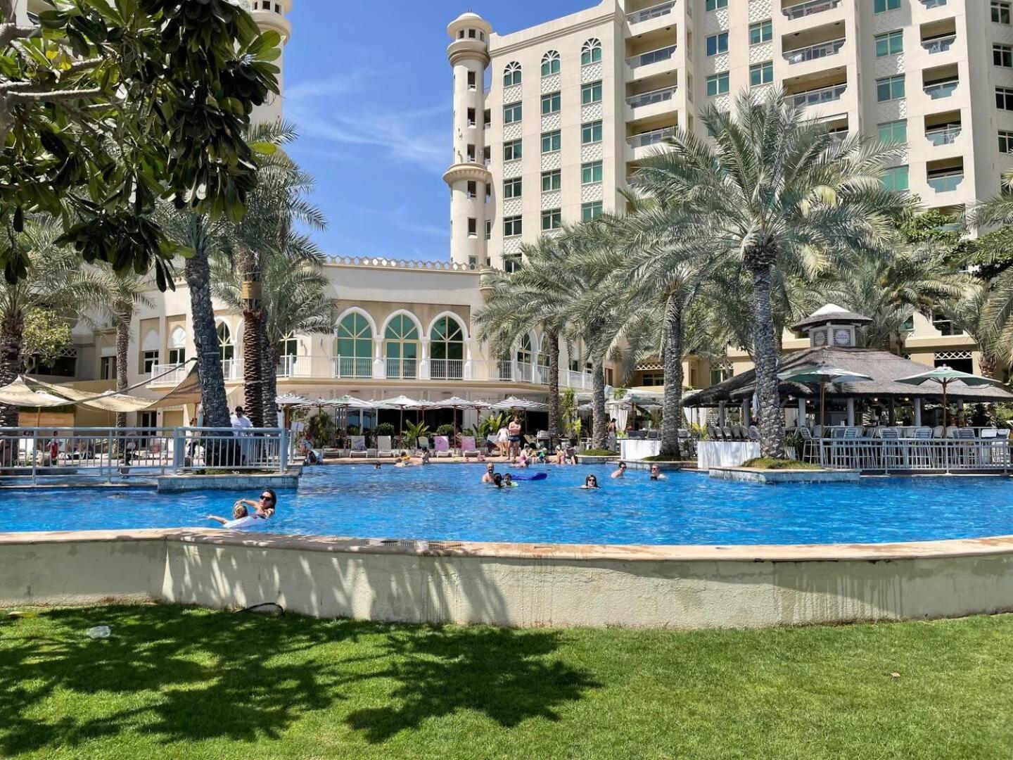 Beachfront 2br - Private In Palm Jumeirah Apartment *